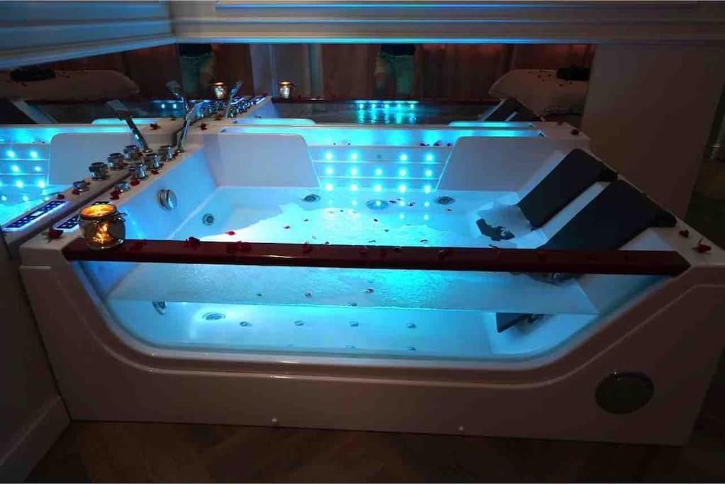 Apartament Glamour Prywatne Jacuzzi Starowislna Cracovia Esterno foto